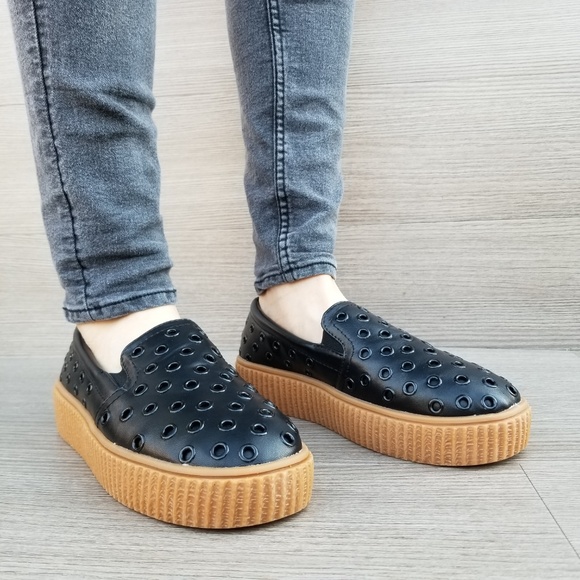 Black w/ Metal Rings Creeper Sneaker - Picture 3 of 8